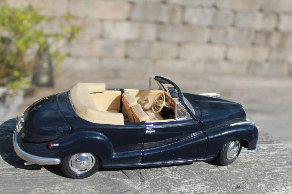 Maisto- BMW 502 ( 1955) - Modellauto - 1/18 - Oldtimer - Cabrio -  Classic Car - Bild 3 von 4