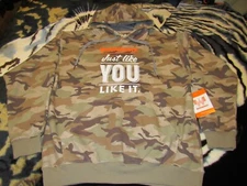 WHATABURGER FRANCHISE HOODIE ADULT MEDIUM NEW WITH TAG IN EXCELLENT CONDITION