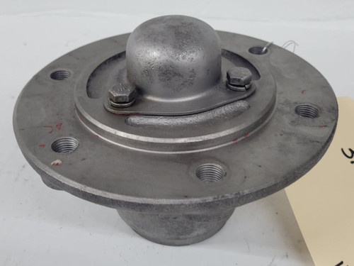 International Farmall 140, 240, 404  Front Hub Assembly, 370289R11