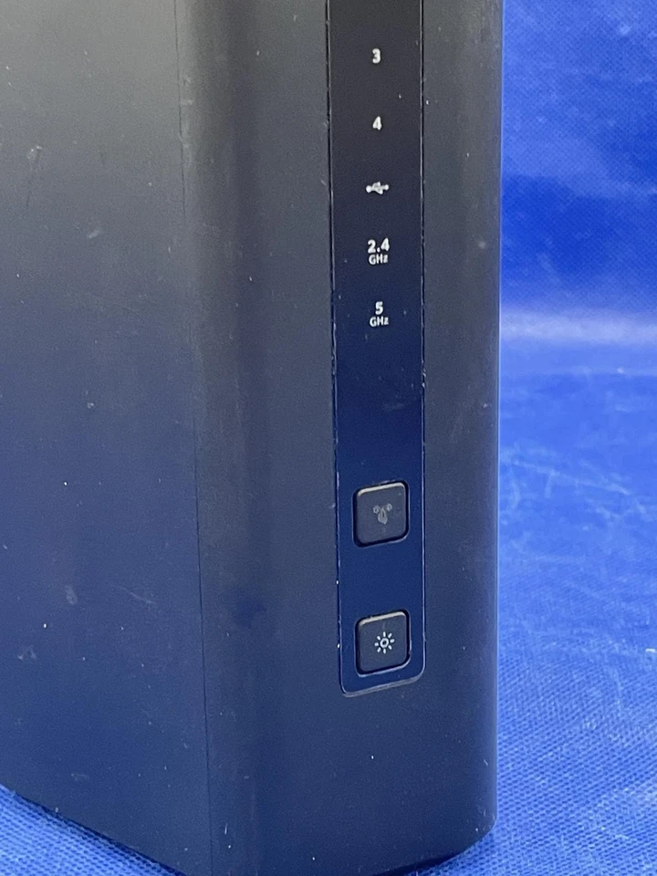 NETGEAR Nighthawk Dual-Band WiFi 7 Router (RS200) - Image 3 of 4