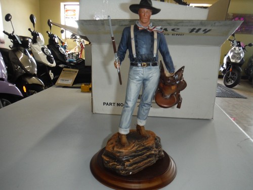 NEW 11" John Wayne Rangerider Statue Hand Painted Porcelain Cowboy Duke #4 - Picture 9 of 9