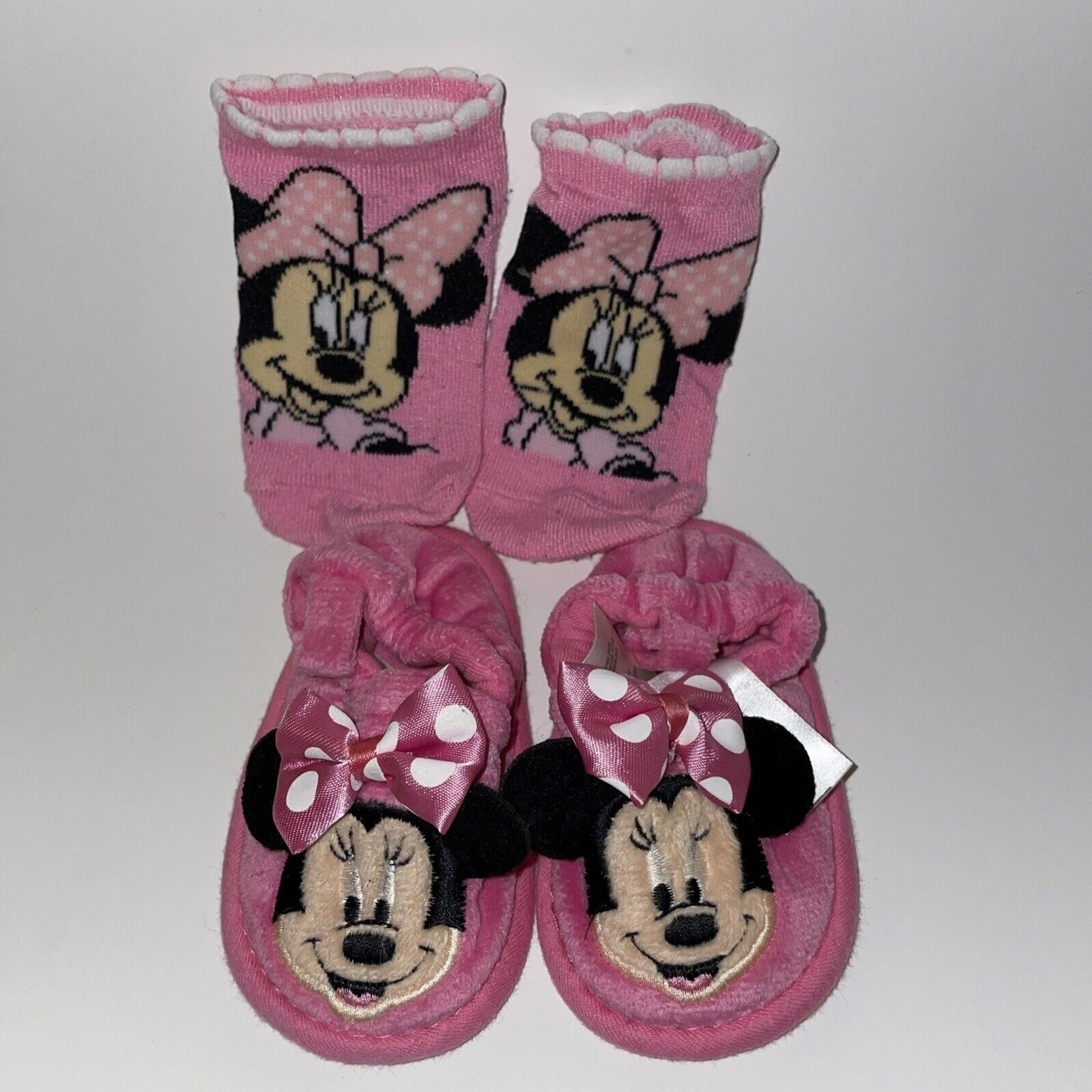 SAOLA Scarpe pantofole Disney Store Minnie rosa taglia 0 6 mesi suola rigida e calzini