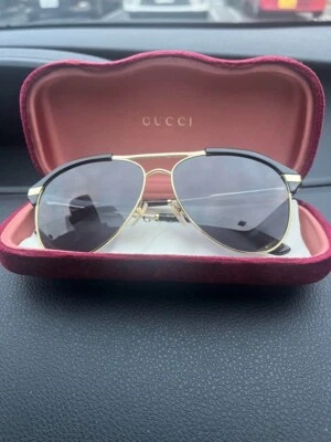Lunettes de soleil aviateur GUCCI avec étui spécial lunettes accessoires de m... - Photo 1/2
