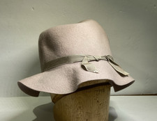 Vintage Genuine Effanem Crusher Hat, 100 Wool, Made in USA, 7-1/4"