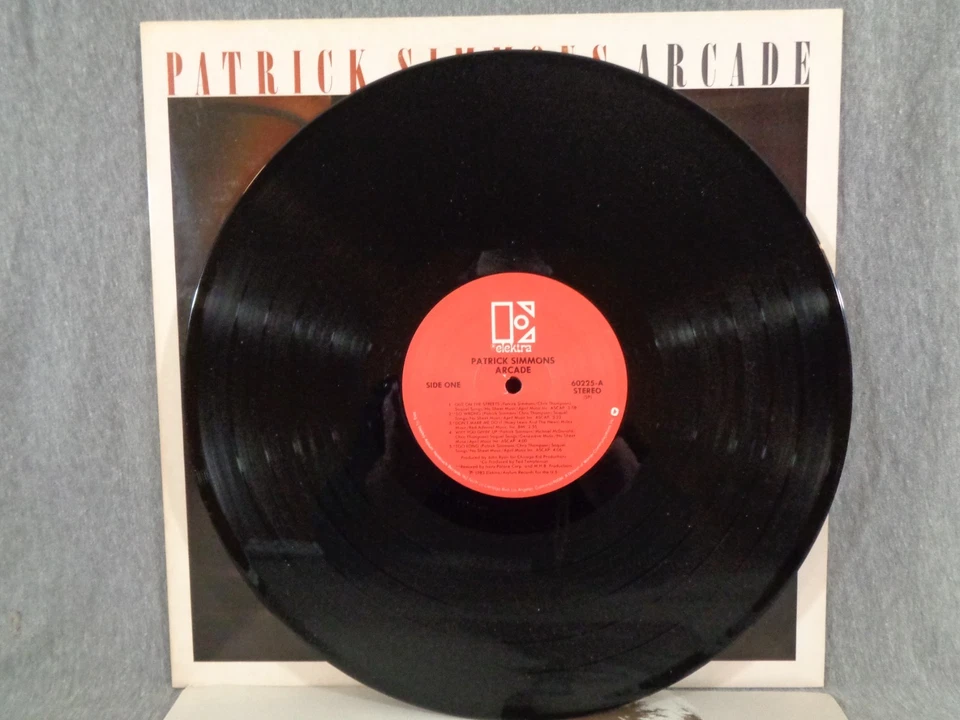 1983 PATRICK SIMMONS Arcade # ELEKTRA 9 60225 - 1 VG++/NM Doobie Brothers - Image 4 of 4