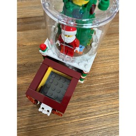 Lego 2016 Limited Edition Santa Snowglobe 40223 Retired Collectible Christmas