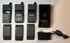 3 Motorola 2 Digital Personal Communicator Flip Phones 1TAC 250/Charger/Working