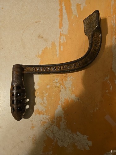 Antique Beckwith Shaker Grate handle used.