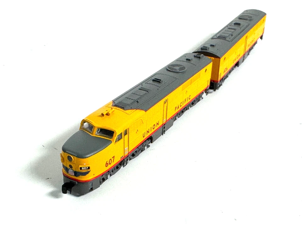 AZL 64400-SET ALCO PA1 Union Pacific Locomotive Both A & B units are Powered NEW - Image 2 of 4