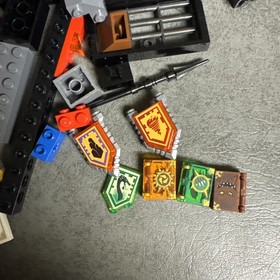 LEGO NEXO KNIGHTS: Jestro's Volcano Lair (70323) - INCOMPLETE