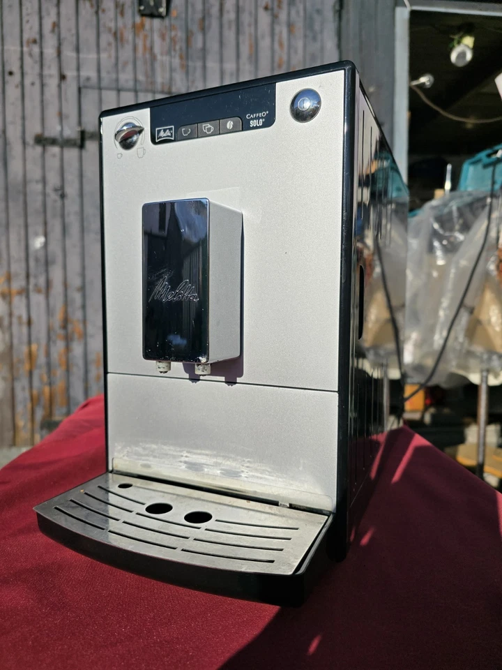 MELITTA Kaffeevollautomat Caffeo Solo & Milk E950-103,Schwarz-silber, als Defekt - Bild 2 von 4