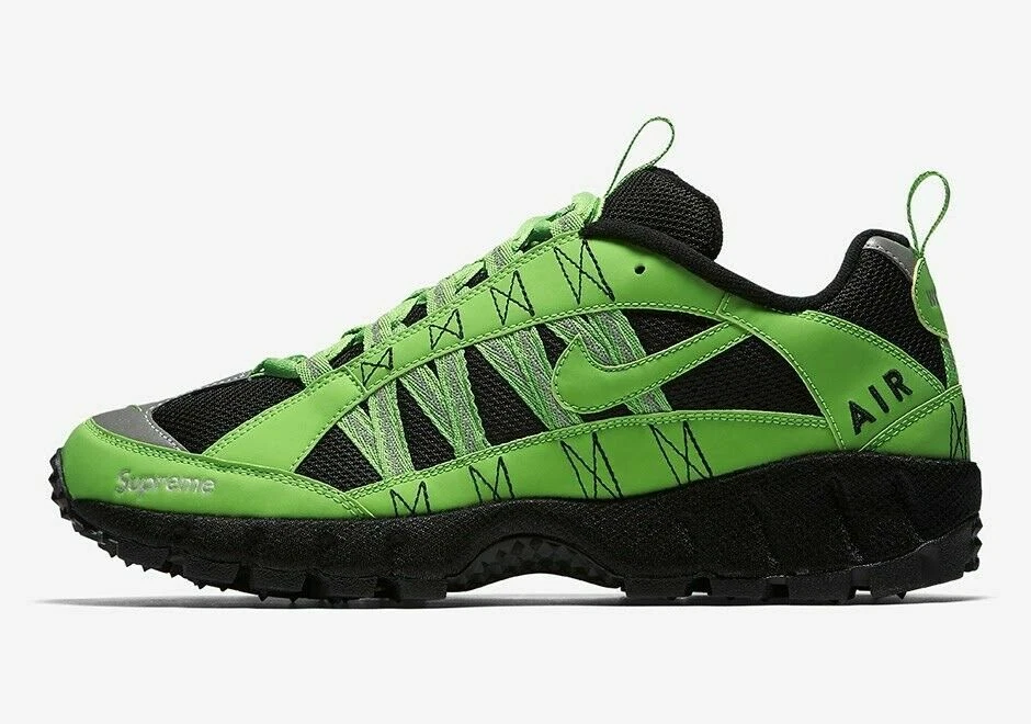 SUPREME x NIKE AIR HUMARA '17 
