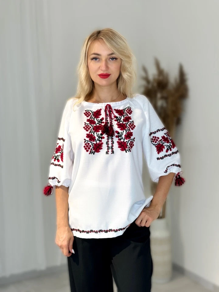 BORDADO HECHO A MANO Blusa Nacional Ucraniana Vyshyvanka Foto 3 de 4