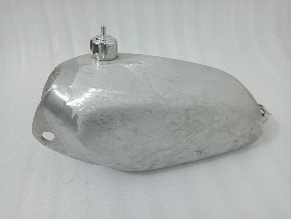 Honda CR250M CR 250M 1973 Elsinore aluminio sin tanque de gasolina pulido + tapa Foto 2 de 4