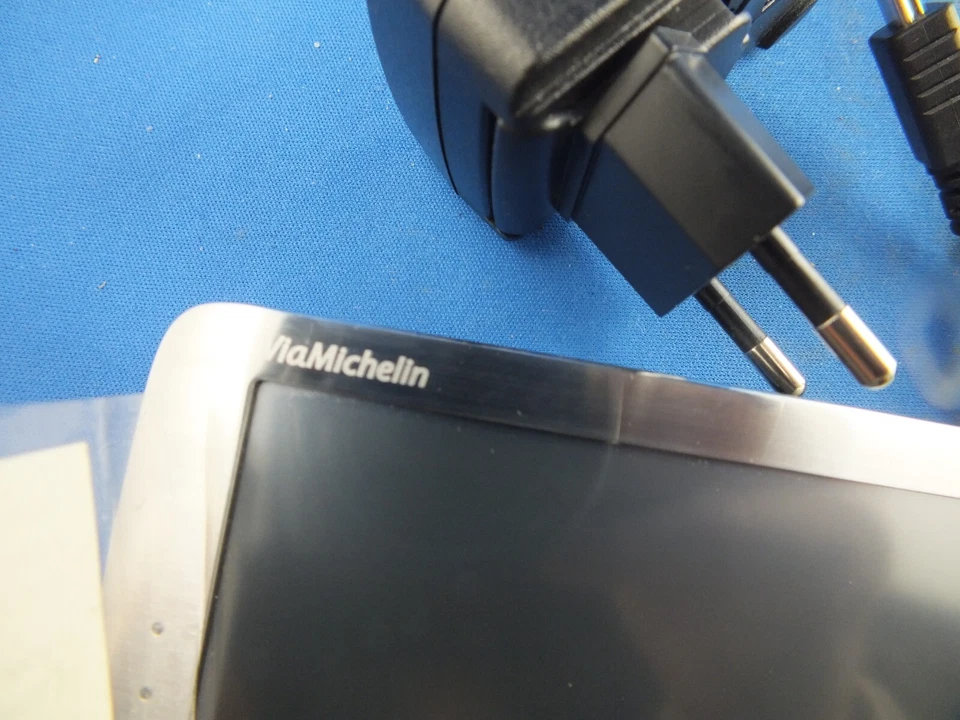 NAVIGON 8110 8130 EUROPA 40 TMC OVP wie NEU  Ohne KFZ Halter Ohne 12V Ladekabel - Bild 4 von 4