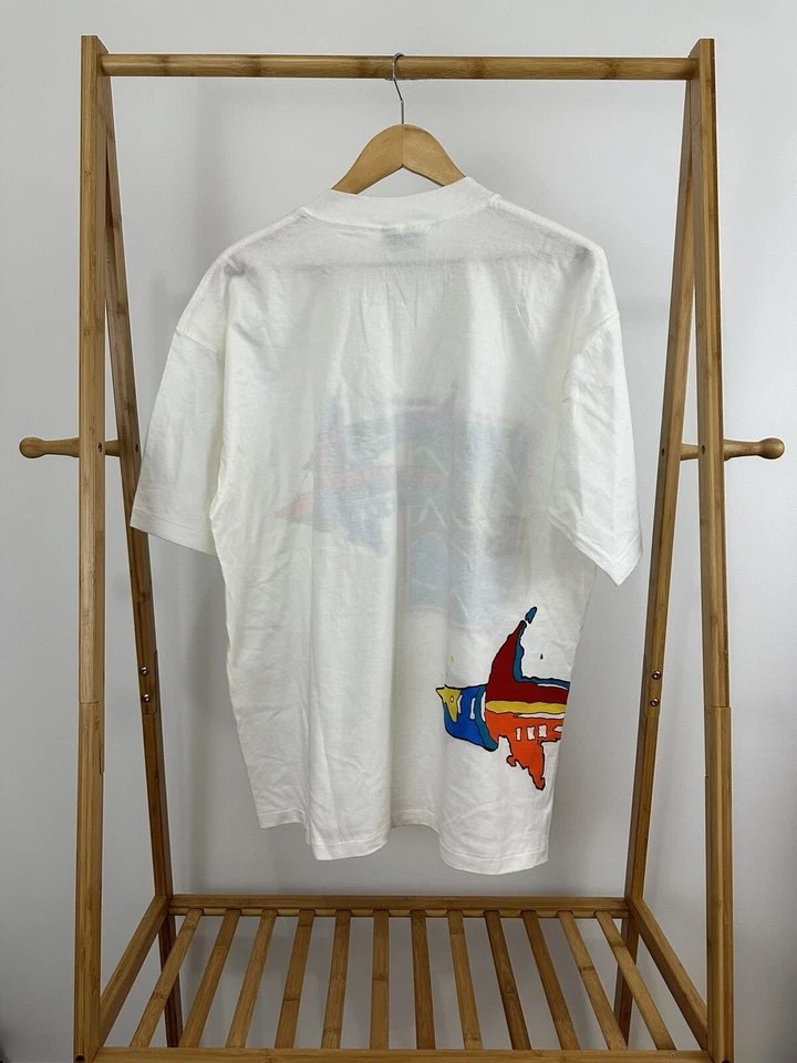 Camiseta De Colección Izod Lacoste Tiburón Arte Abstracto Océano AOP Envoltura Puntada Única Talla L Foto 2 de 4
