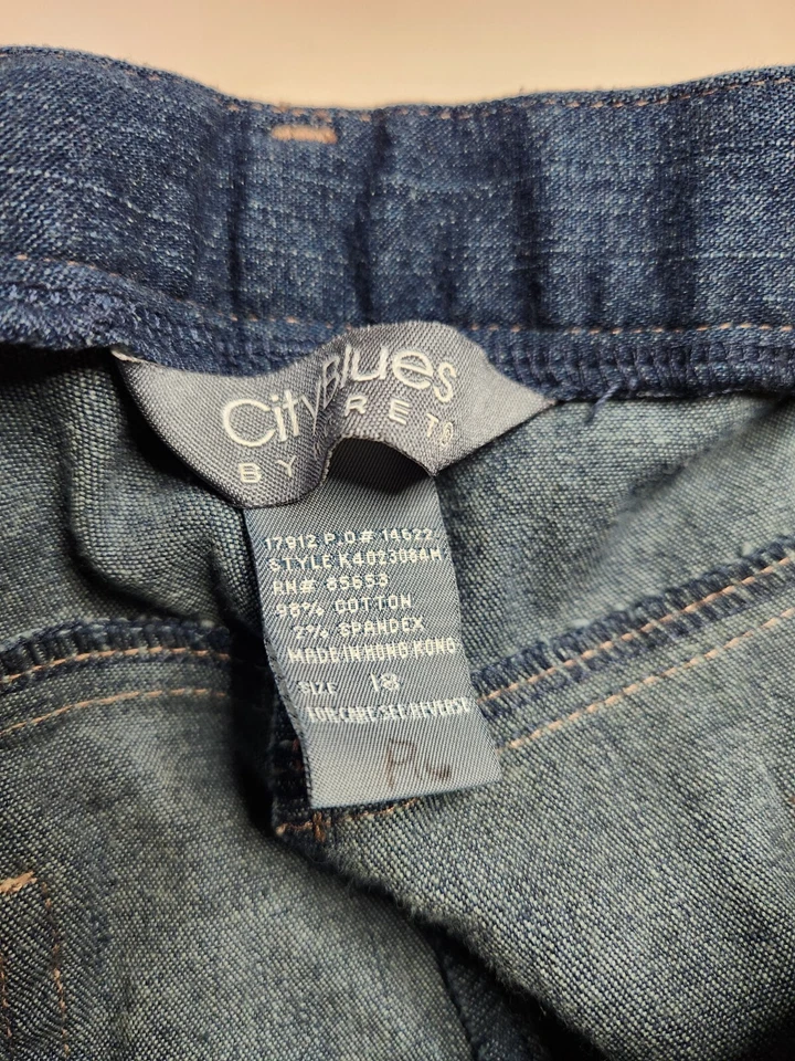 Jeans City Blues By Koret tamanho 18 com design bordado floral na perna esquerda - Imagem 3 de 4