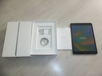 Apple iPad (8th Generation) Spacegrau 32 GB Wi-Fi A2270 + Pencil Top Zustand 