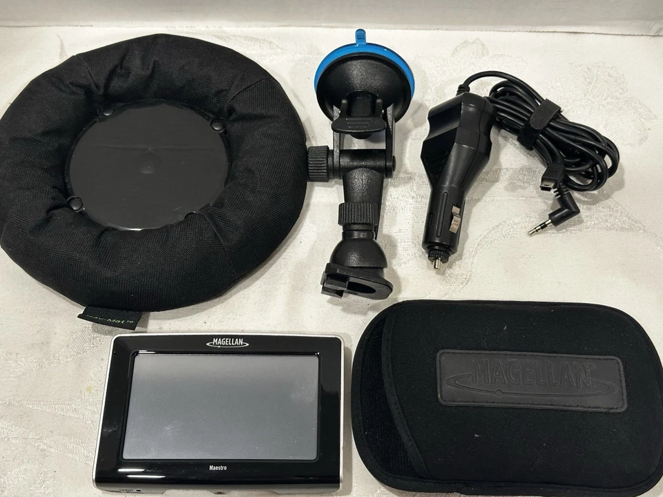 Magellan Maestro 4350 Automotive Mountable W/Window & Dash Mount Accessories 👀 - Image 2 of 4