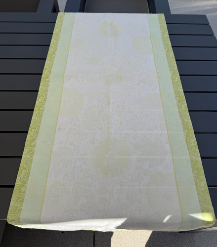 Le Jacquard Francais Cotton Green floral Table Runner 21.5"x 57" Very Good Cond.