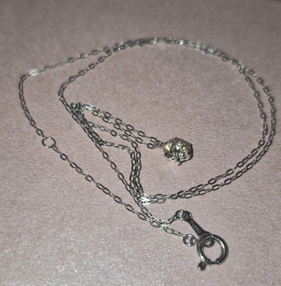 GORGEOUS! 900 PLATINUM NATURAL .50ct DIAMOND SOLITAIRE NECKLACE W/GIFT BOX $1800 - Image 3 of 4