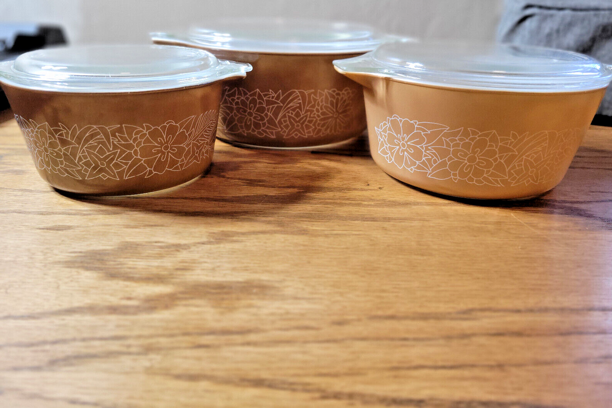 Vintage Pyrex Woodland Brown & Tan Casserole Set With 3 Clear Lids