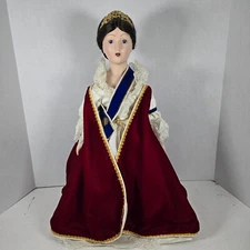 Franklin 1983 QUEEN VICTORIA REGINA ROYAL FAMILY HEIRLOOM PORCELAIN DOLL
