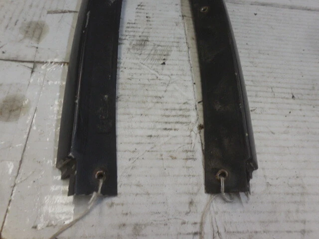 80-85 Ferrari Mondial 8 OEM par de pilares B izquierdo y derecho pieza de ajuste exterior Foto 2 de 4