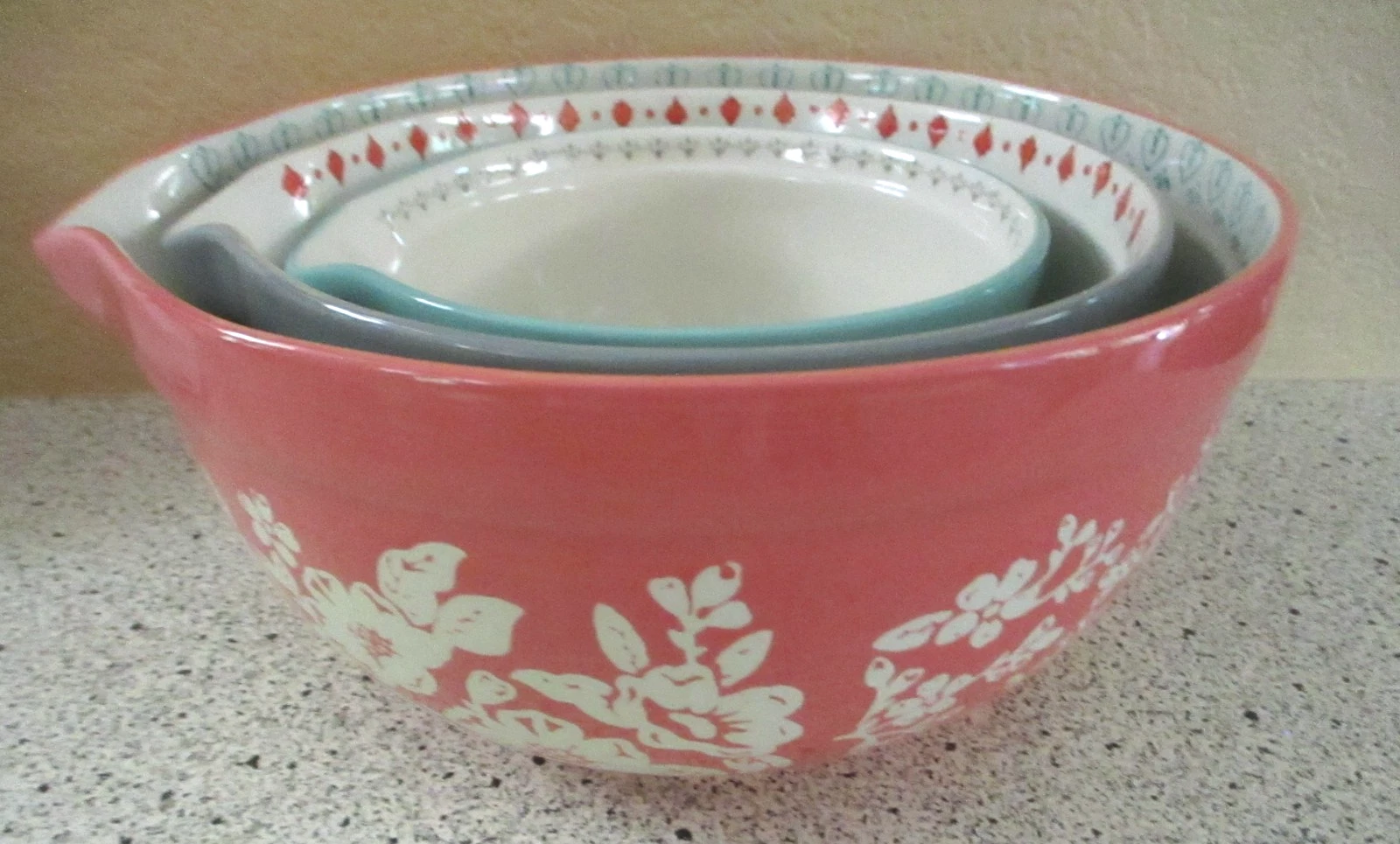 Set/3 PIONEER WOMAN FANCY FLOURISH Nesting Mixing Bowls w/Pour Spout Excellent
Opens in a new window