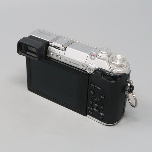 Panasonic Lumix DMC-GX7 Mirrorless MFT (Micro Four Thirds) Camera Body {16MP} - Picture 5 of 10
