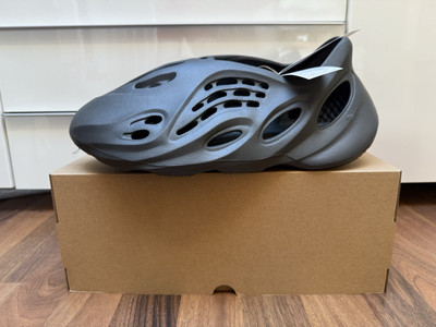 Adidas Yeezy Foam Runner Carbon US 12/EU47