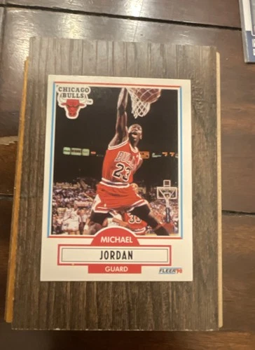 1990-91 Fleer - Michael Jordan #26 No Black Line Above Biographical Information