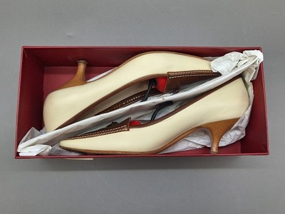Salvatore Ferragamo Damenschuhe Pumps Beige US Gr. 8 1/2 C EU Gr. 39/40 Sorrell