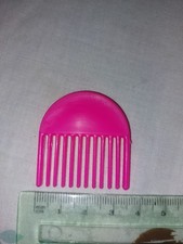 Pink Combe possibly for Sindy Make Me Up Pink Comb 1988