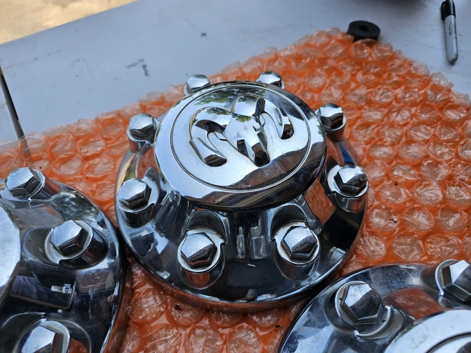 Ram 2500 2012-2018 6,7 L Cummins llantas 8 tacos tapas centrales OEM Foto 3 de 4