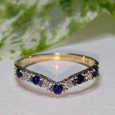 Beautiful 9ct yellow & white gold sapphire & diamond wishbone ring