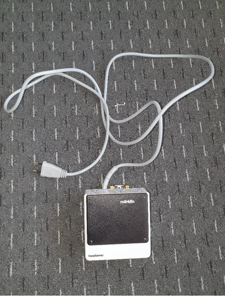 Märklin 6002 Transformer 52VA (baugleich Arnold 86002) geprüft ,wie neu !!