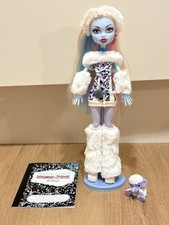 Monster High Abbey Bominable First Wave Doll With Pet And Including Stand