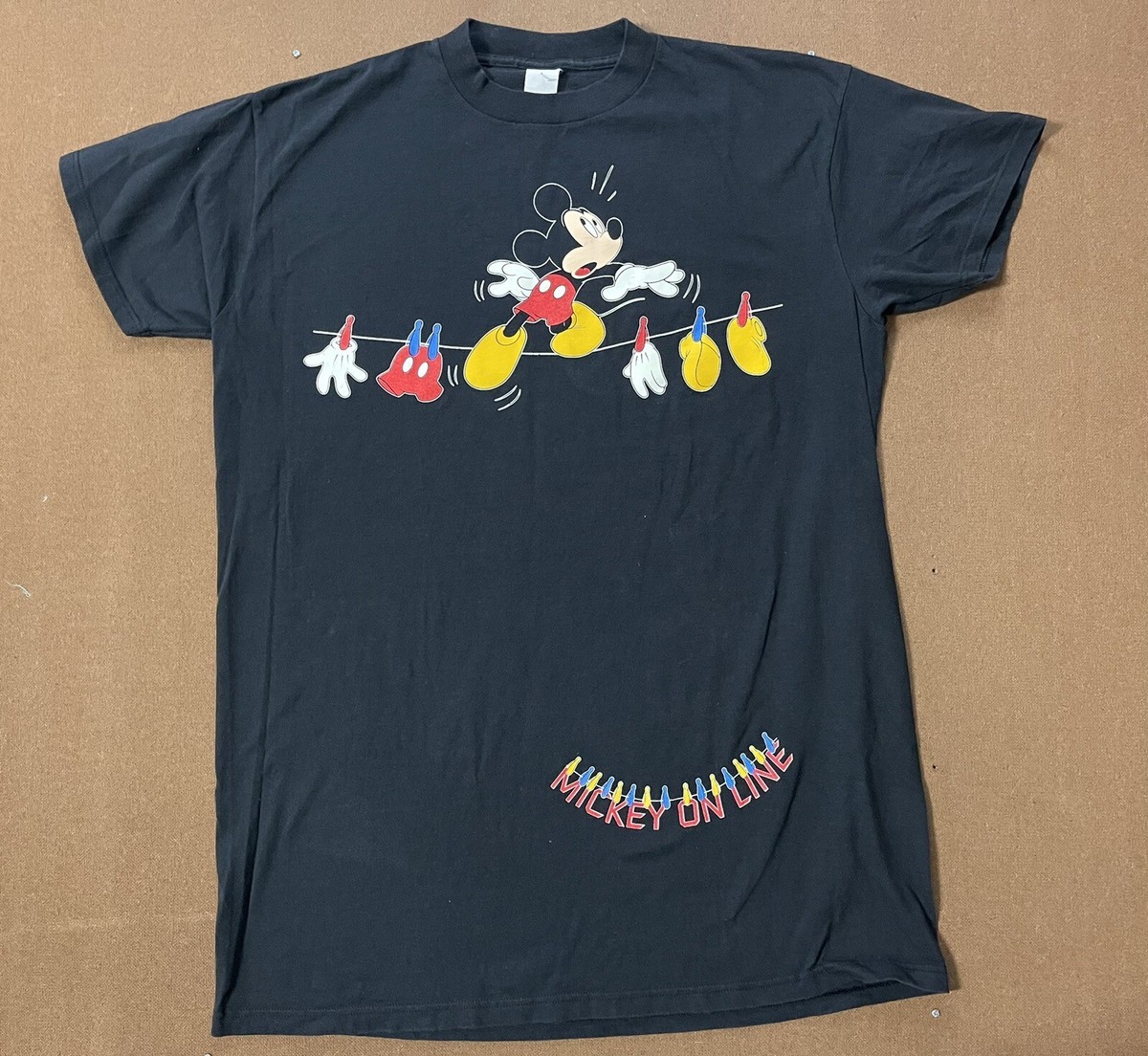 90s VTG DISNEY MICKEY MOUSE ON LINE TSHIRT SZ MEDIUM/LARGE BLACK