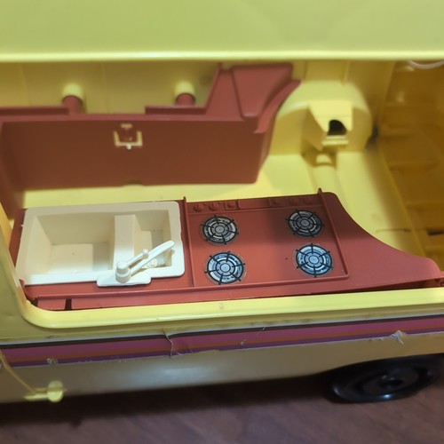 Vintage Barbie Star Traveler GMC Eleganza Motor Home RV Camper Yellow For Parts! - Picture 8 of 9