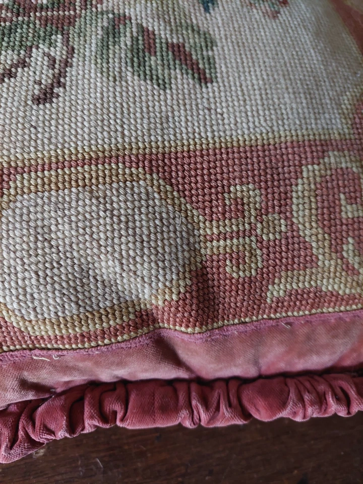 Coussin ancien tapisserie petits points et velours fin XIXème - Photo 3/4