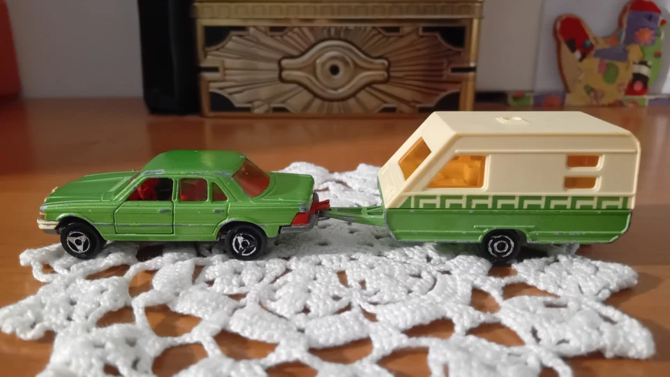 Majorette 1:60/1:70, N°249: "Mercedes 450 SE" + N°325 "Caravane"! - Immagine 3 di 4