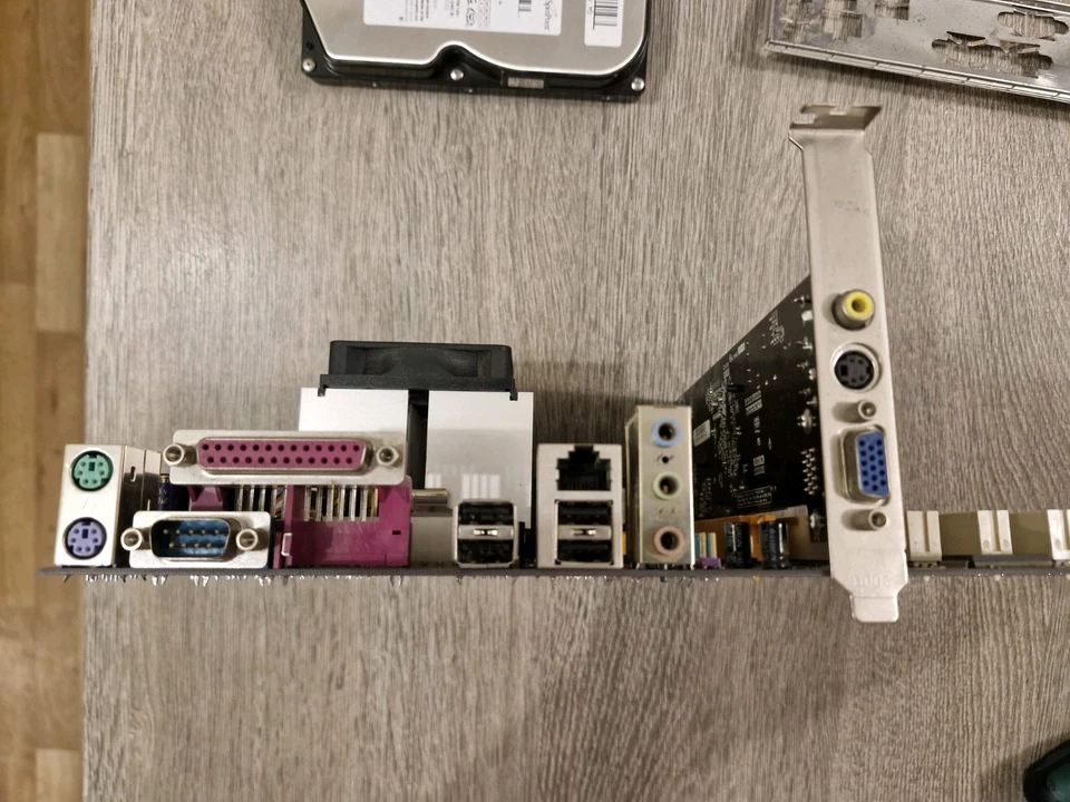 ESC Elitegroup L7VTA2 Ver.2.0 Mainboard Bundle, 512 MB DDR RAM, 60GB HDD - Bild 3 von 4