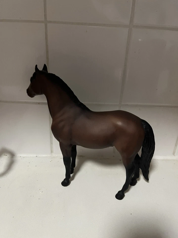 Breyer Modelpferd Traditional  Morgan Brauner - Bild 4 von 4