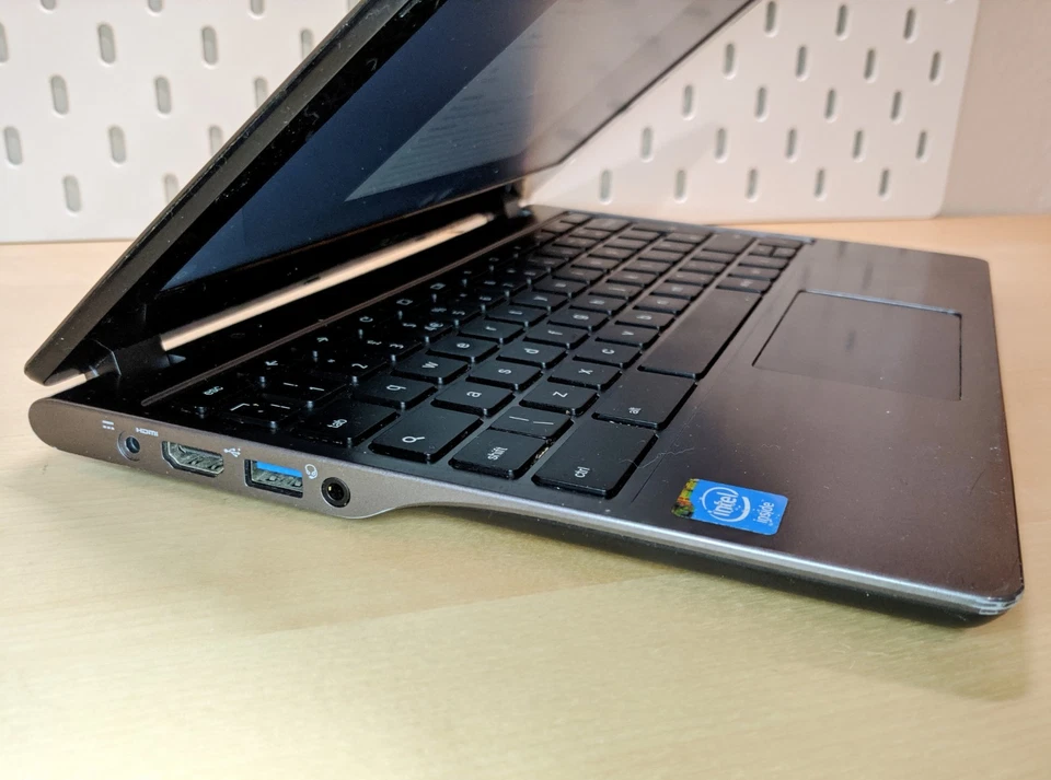 Acer Chromebook C720-29552G01aii Celeron 2955U 11.6" 2 GB RAM 16gb SSD - Image 4 of 4