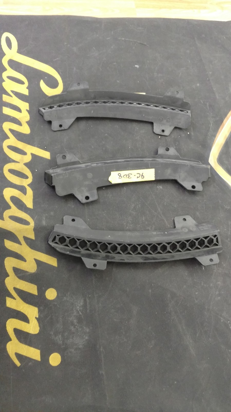 LAMBORGHINI GALLARDO LP550 560 570 END PLATE COVER GRID GRILLS OEM 400807925A