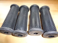 4-BMW /2 /5 /6 ROUND FOOT PEG RUBBERS NEW AUTHENTIC BMW PART. 