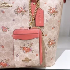 NWT Coach Zip Card Case With Floral Print