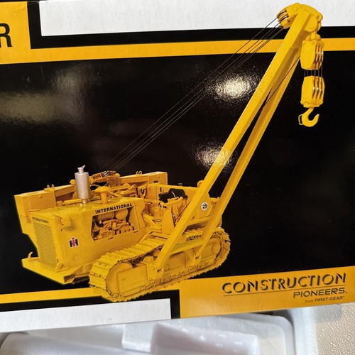 Cingolato 1:25 International Harvester TD-25 con braccio laterale - 1° marcia 40-0126 - Foto 10 di 13