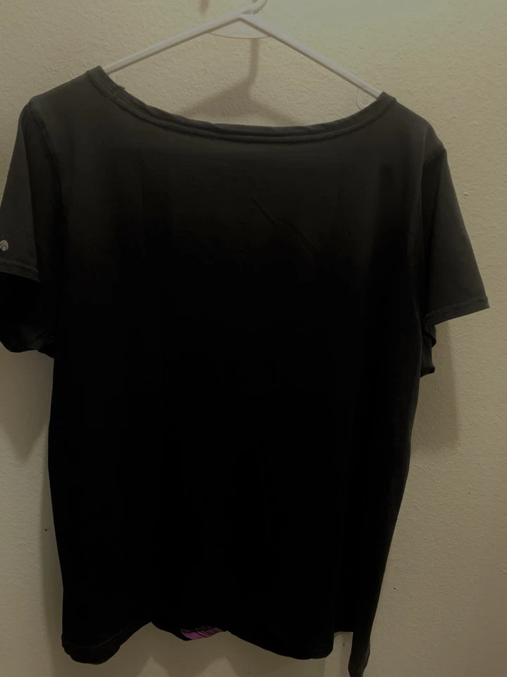 Camisa preta feminina IDEOLOGY GG com arco-íris de cores - Imagem 3 de 3